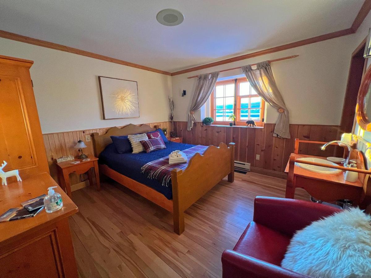 Auberge Au Poste De Traite Sainte-Famille Экстерьер фото