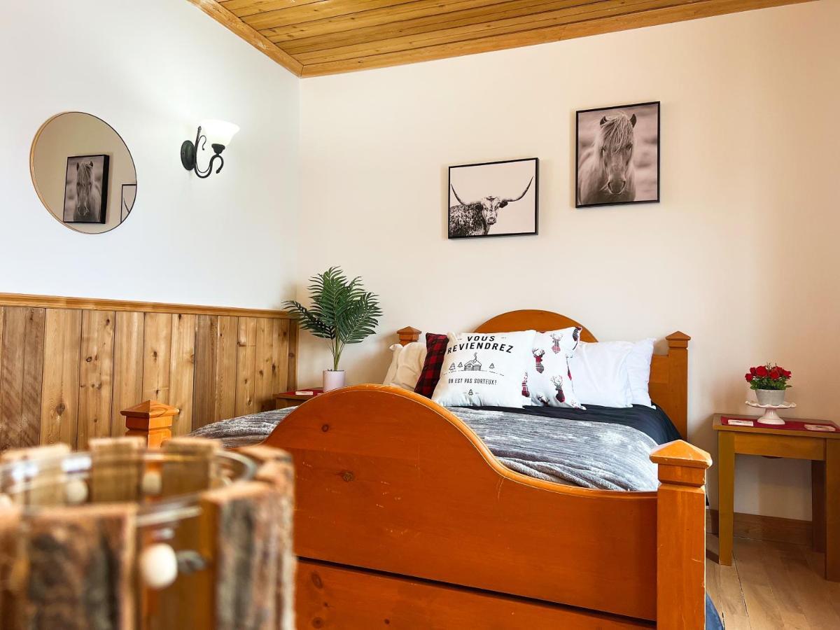Auberge Au Poste De Traite Sainte-Famille Экстерьер фото