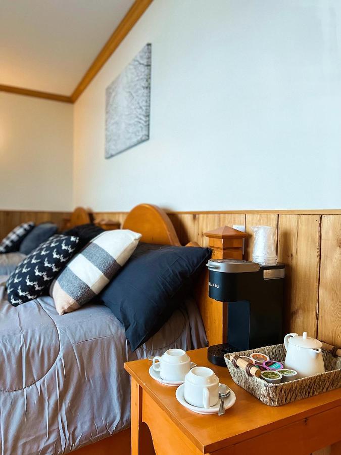 Auberge Au Poste De Traite Sainte-Famille Экстерьер фото