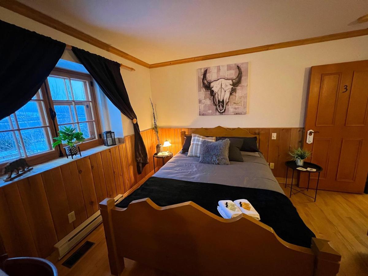 Auberge Au Poste De Traite Sainte-Famille Экстерьер фото