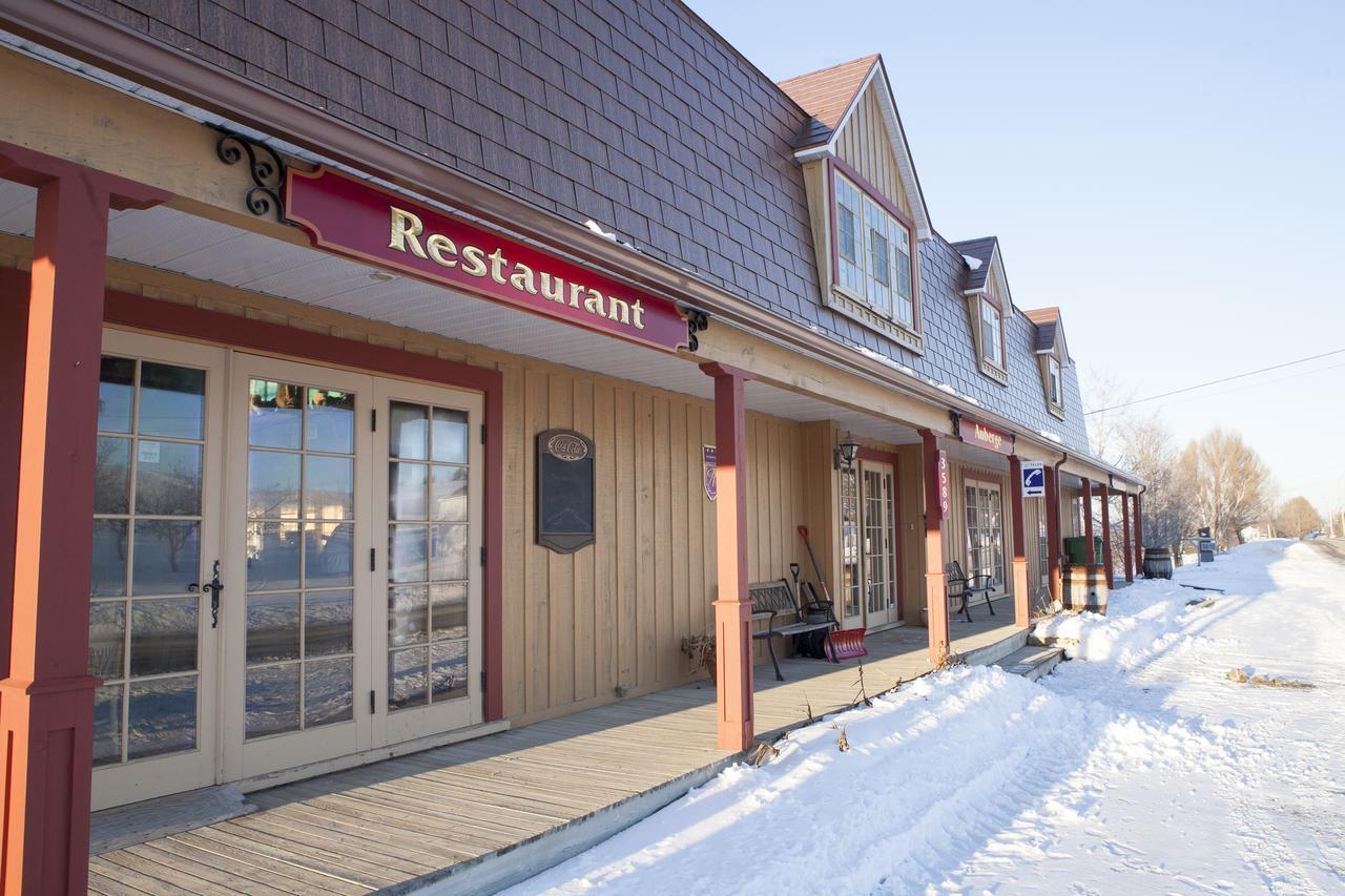 Auberge Au Poste De Traite Sainte-Famille Экстерьер фото