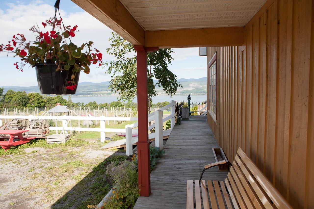 Auberge Au Poste De Traite Sainte-Famille Экстерьер фото
