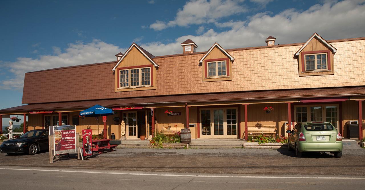 Auberge Au Poste De Traite Sainte-Famille Экстерьер фото